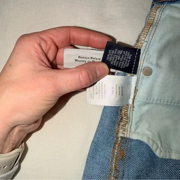 NWOT - Madewell Classic Blue Jean Shorts - Picture 5 of 7